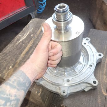 Neues Lager in Hyundai Elektromotor eingebaut